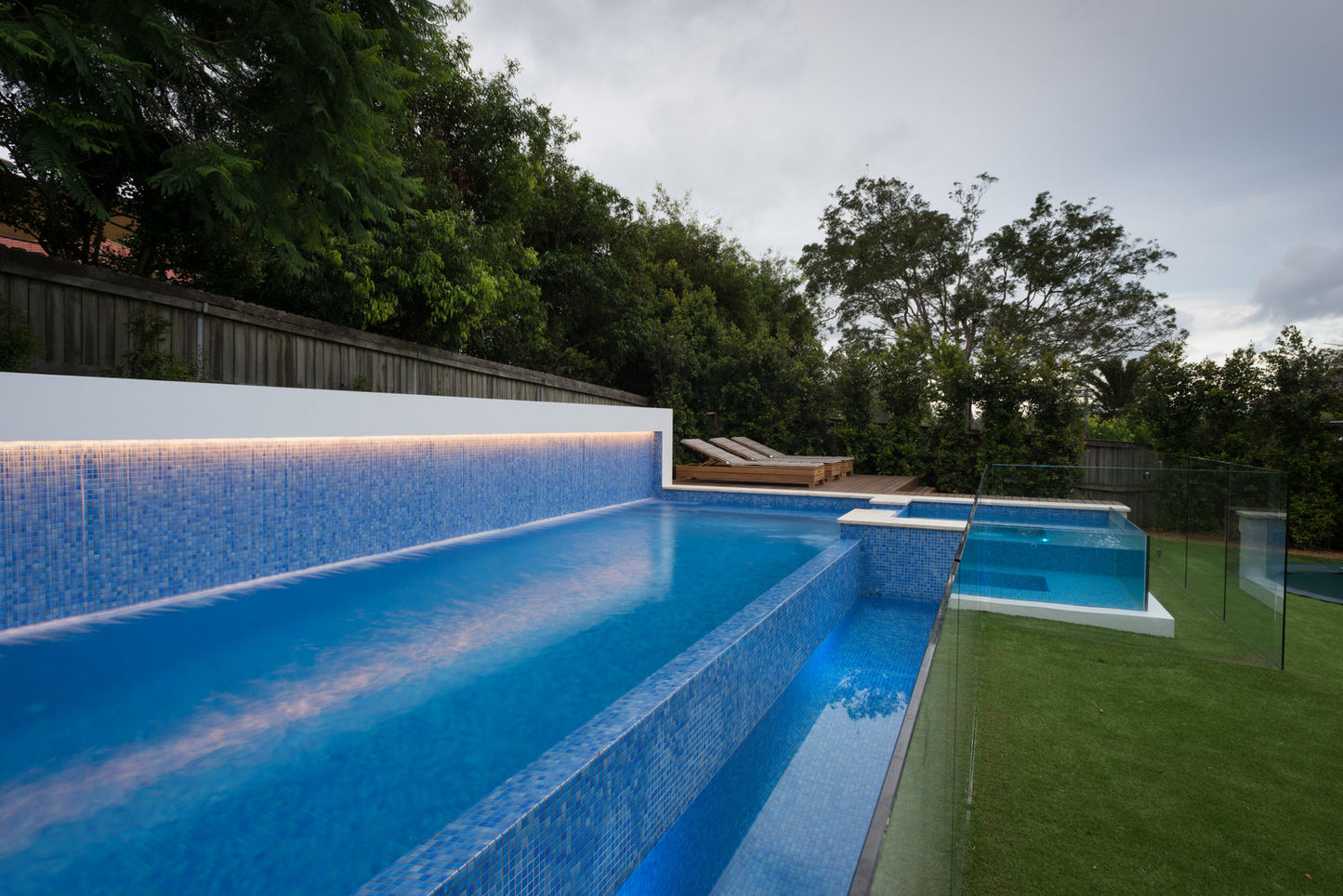 Leyla Bora Bora Glass Mosaic