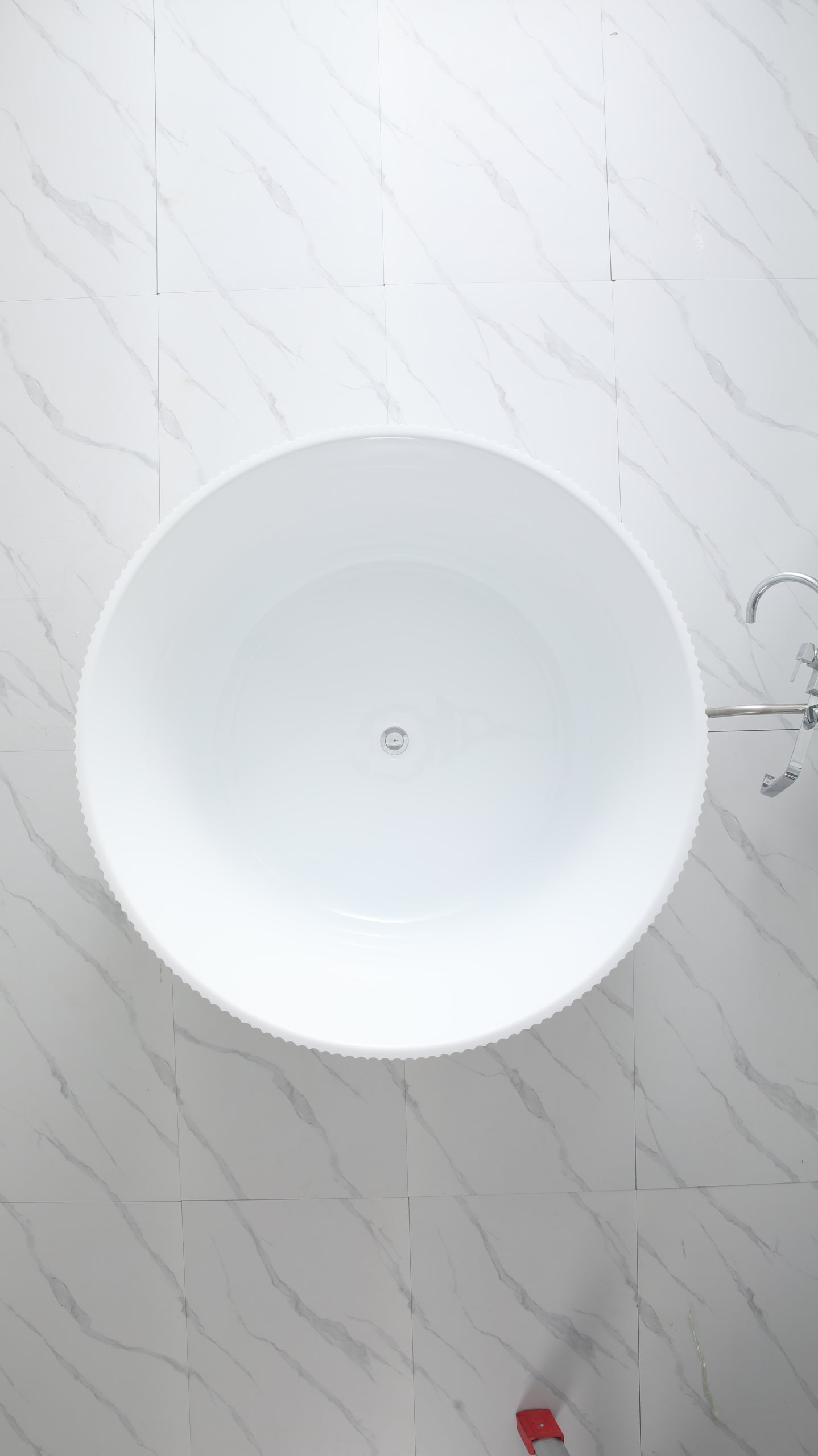 Round Fluted Freestanding Bathtub - Gloss White